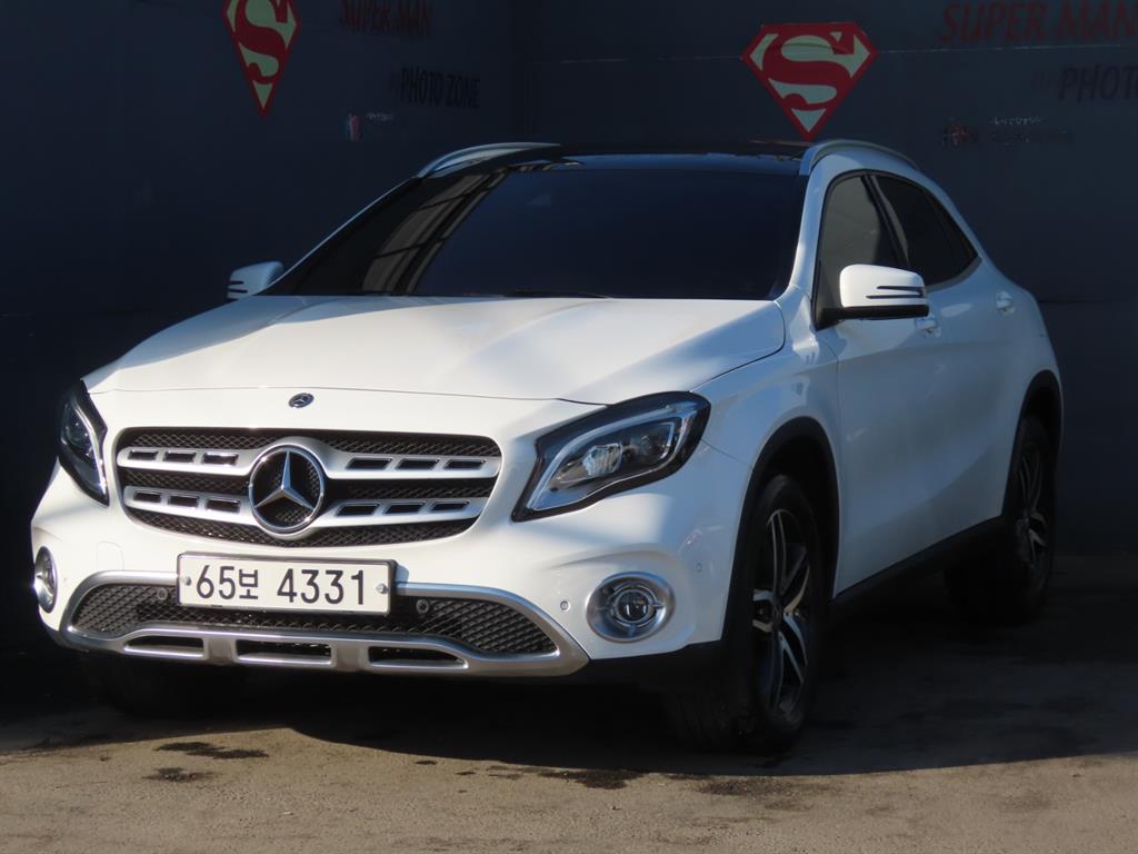 Mercedes-Benz GLA 220 Premium