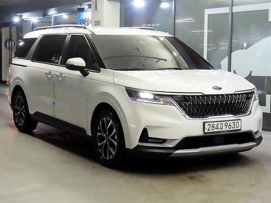 Kia Carnival 9 seats Prestige