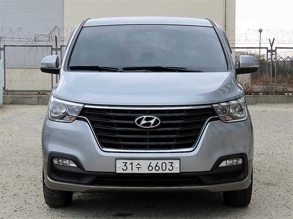 Hyundai Grand Starex 9 seats Premium Special
