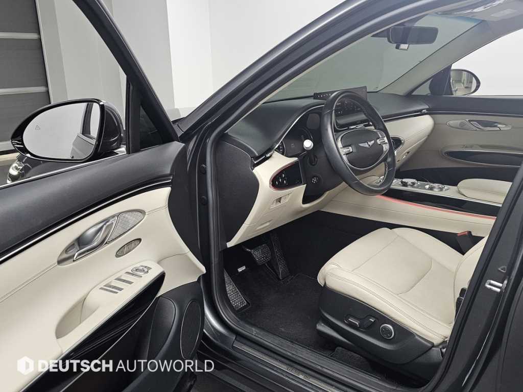 Genesis GV70 2.5T AWD