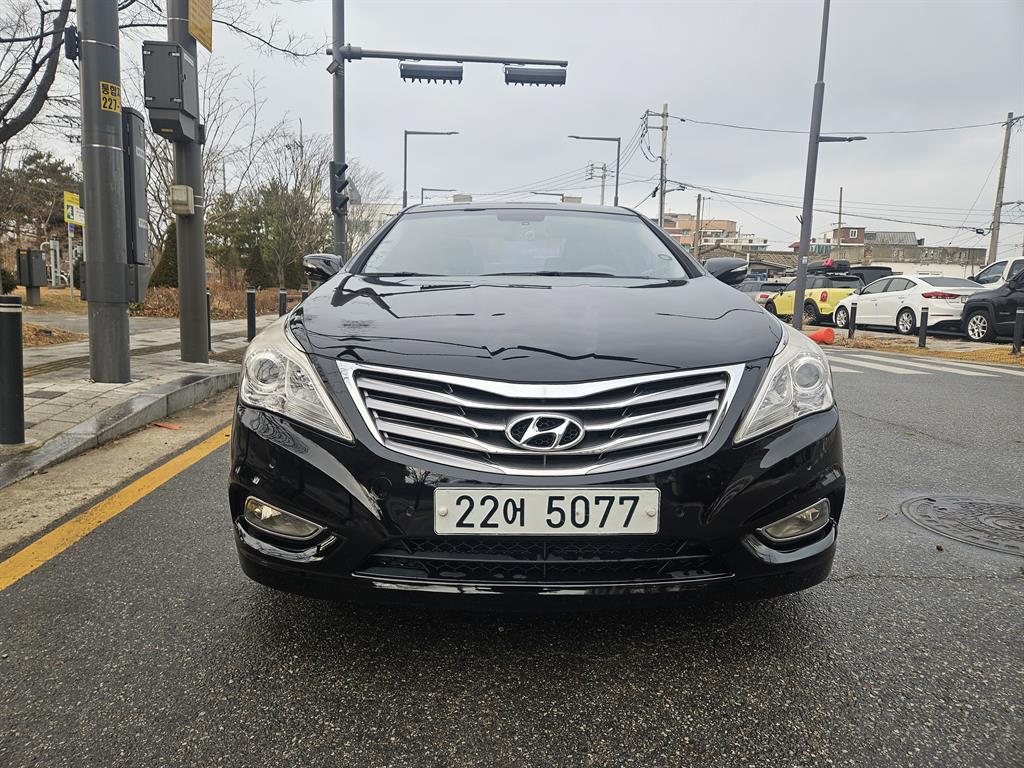 Hyundai Grandeur HG 300 Prime