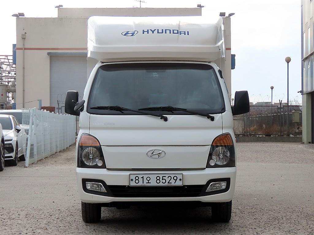 Hyundai Porter II Van