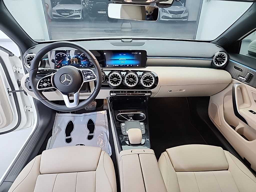 벤츠 A-Class A220 Haechibaek