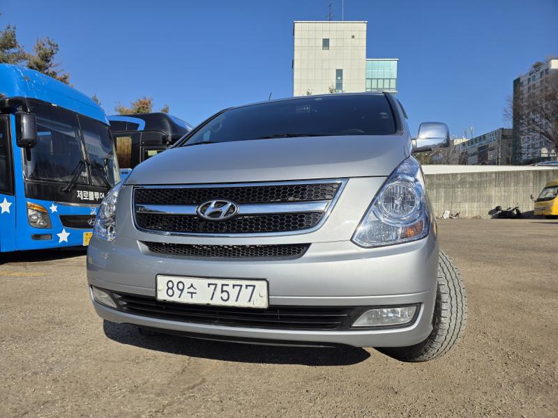 Hyundai Grand Starex 5 seats Van CVX Premium