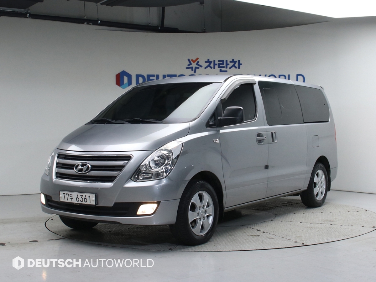 Hyundai Grand Starex 11 seats 4WD Modern