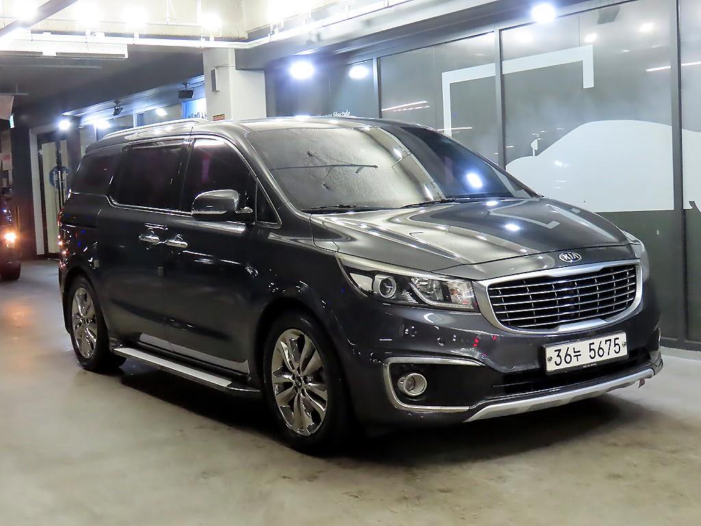 Kia Carnival 9 seats Noblesse