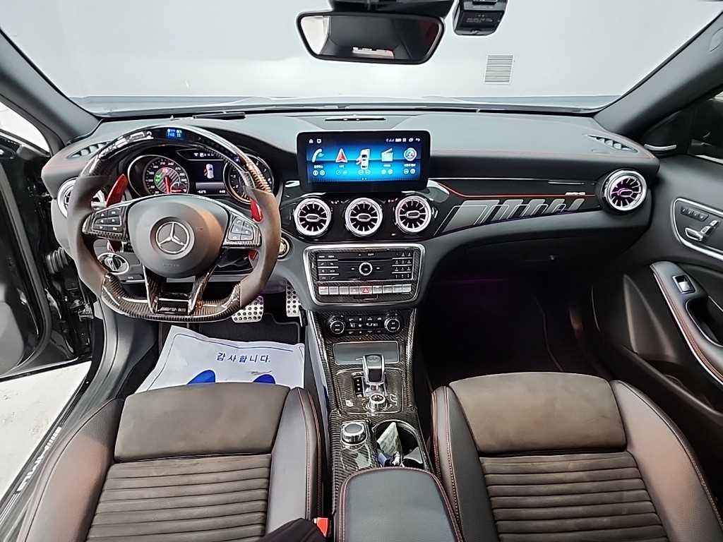 벤츠 GLA 45 AMG 4Maetik