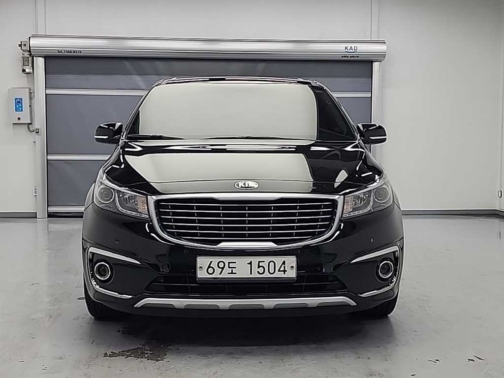 Kia Carnival 9 seats Prestige