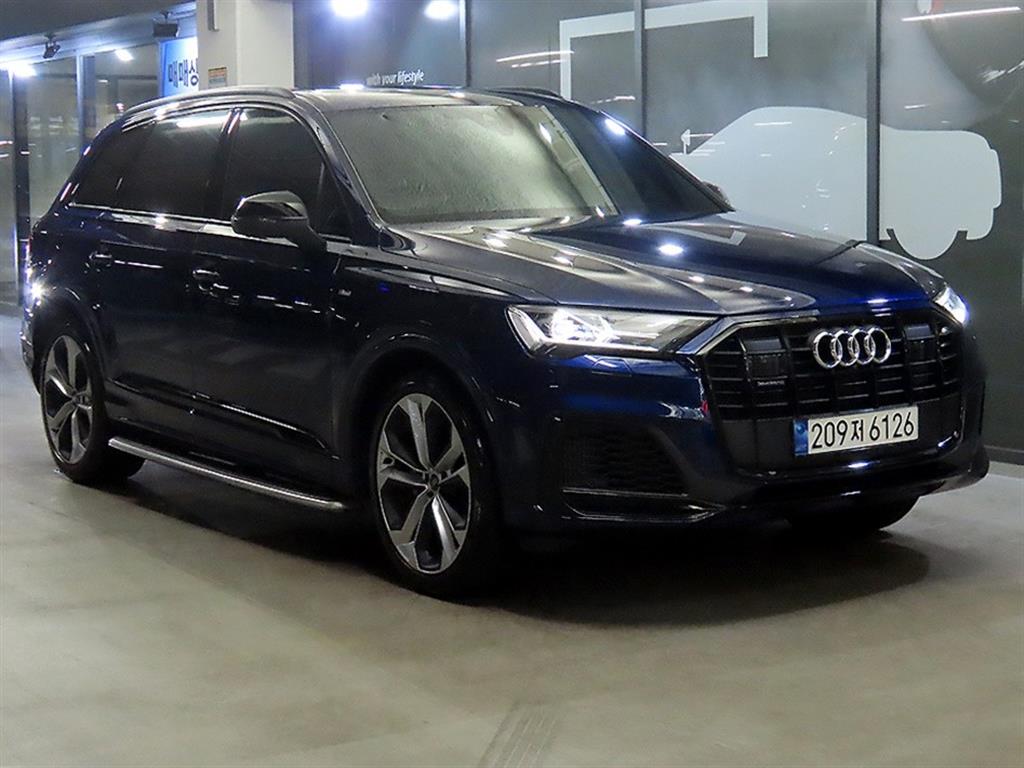 아우디 Q7 55 TFSI Quattro Premium