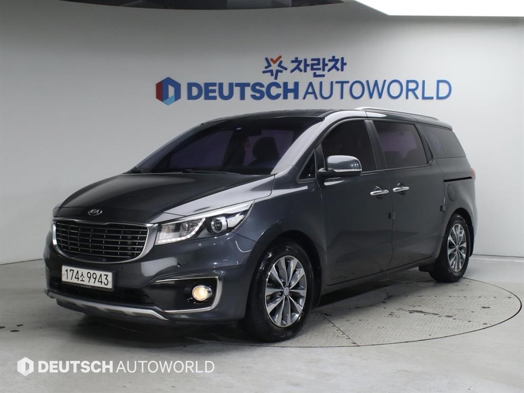 Kia Carnival 9 seats Luxury