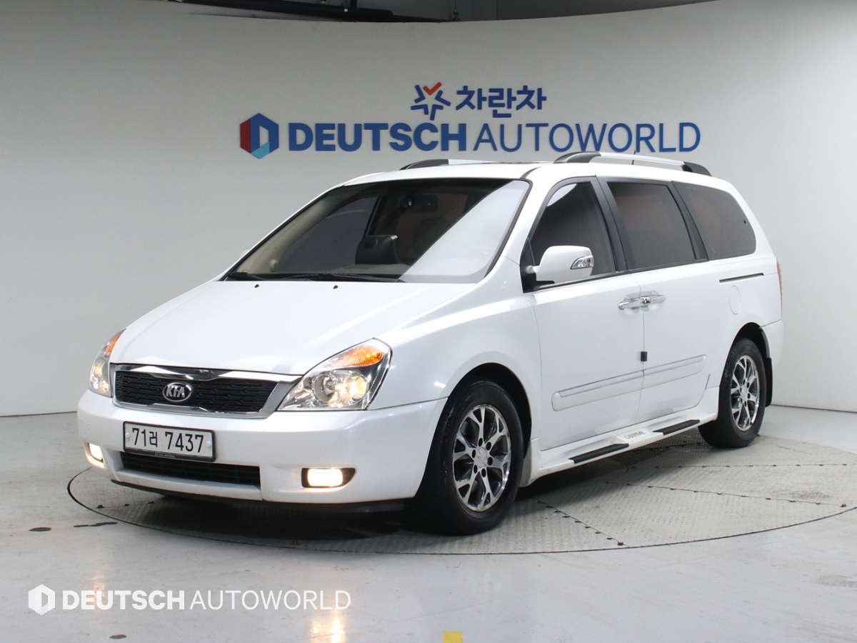 Kia Carnival R 11 seats GLX Premium