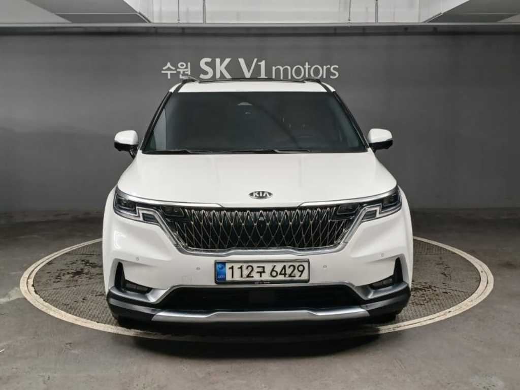 Kia Carnival 9 seats Signature