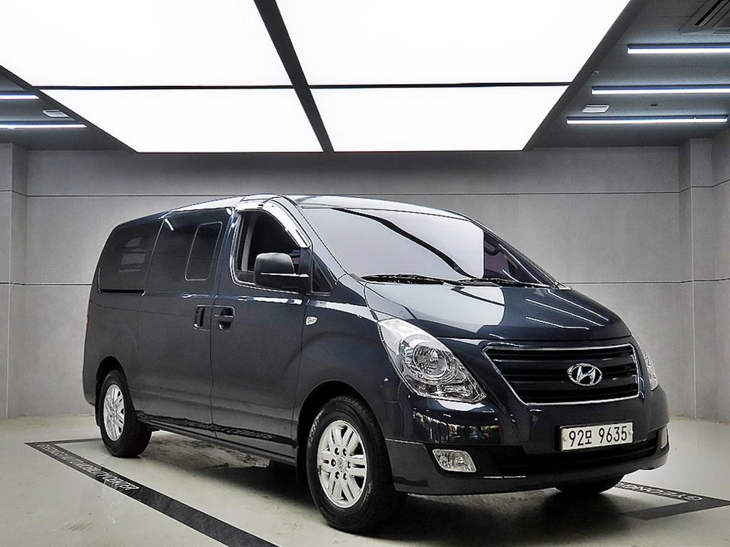 Hyundai Grand Starex 5 seats Van Smart