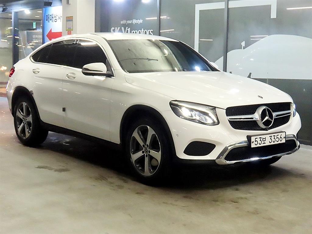 벤츠 GLC 300 4Maetik Coupe