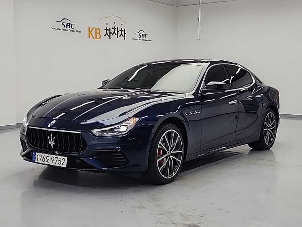 마세라티 Ghibli 3.0 Modena