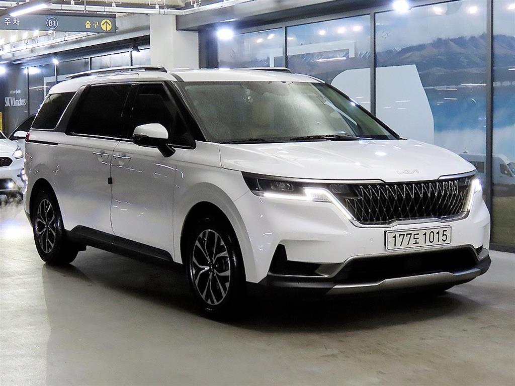 Kia Carnival 9 seats Signature