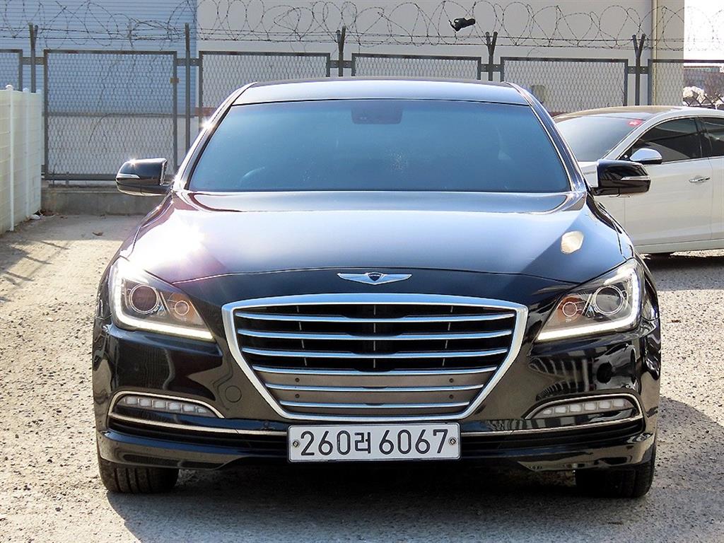Hyundai Jenesiseudh Jenesiseudh G330 Premium