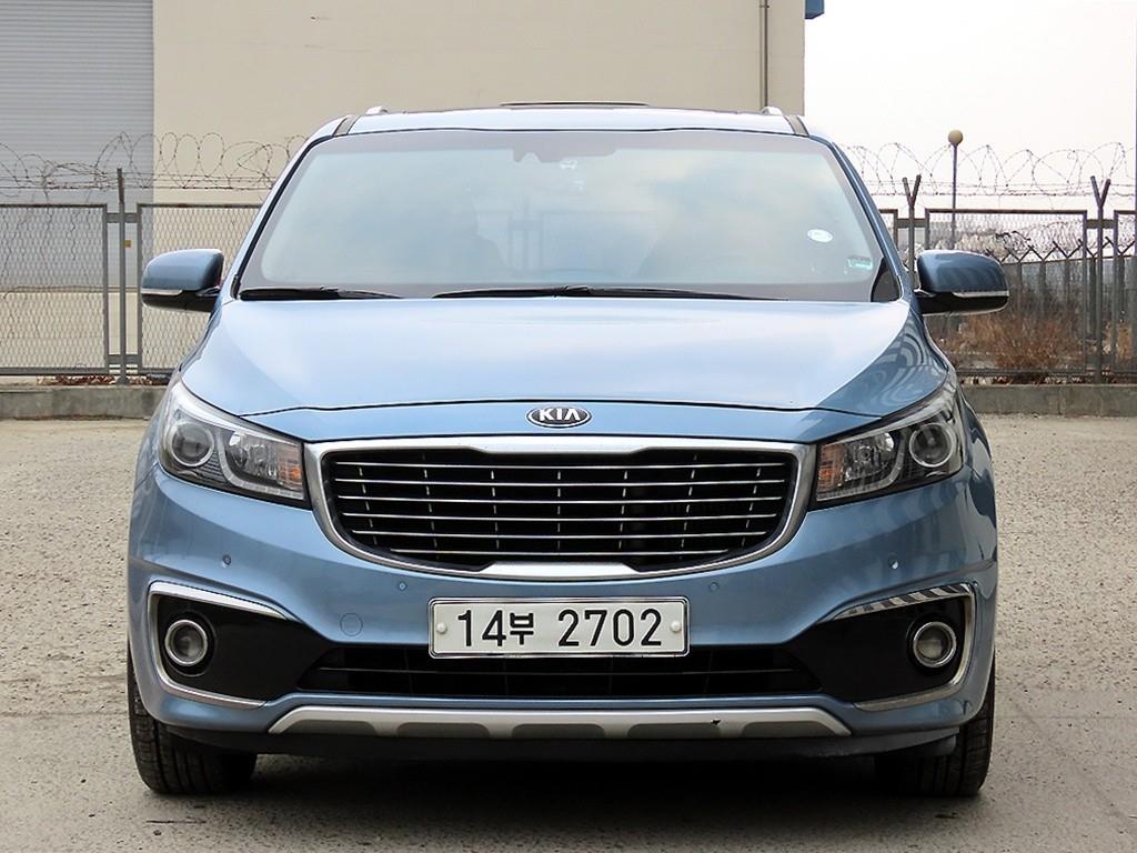 Kia Carnival 9 seats Noblesse