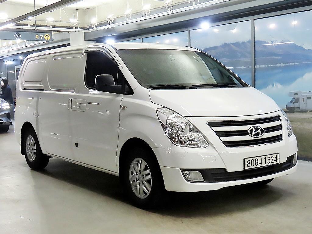 Hyundai Grand Starex 3 seats Van Smart