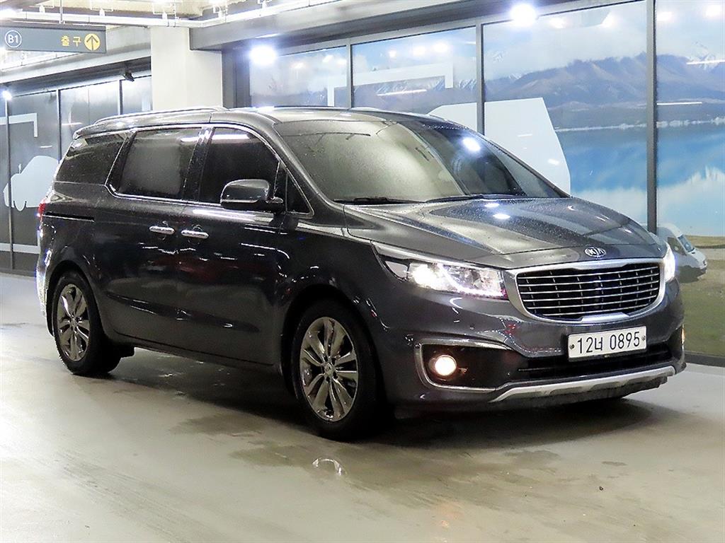 Kia Carnival 9 seats Noblesse
