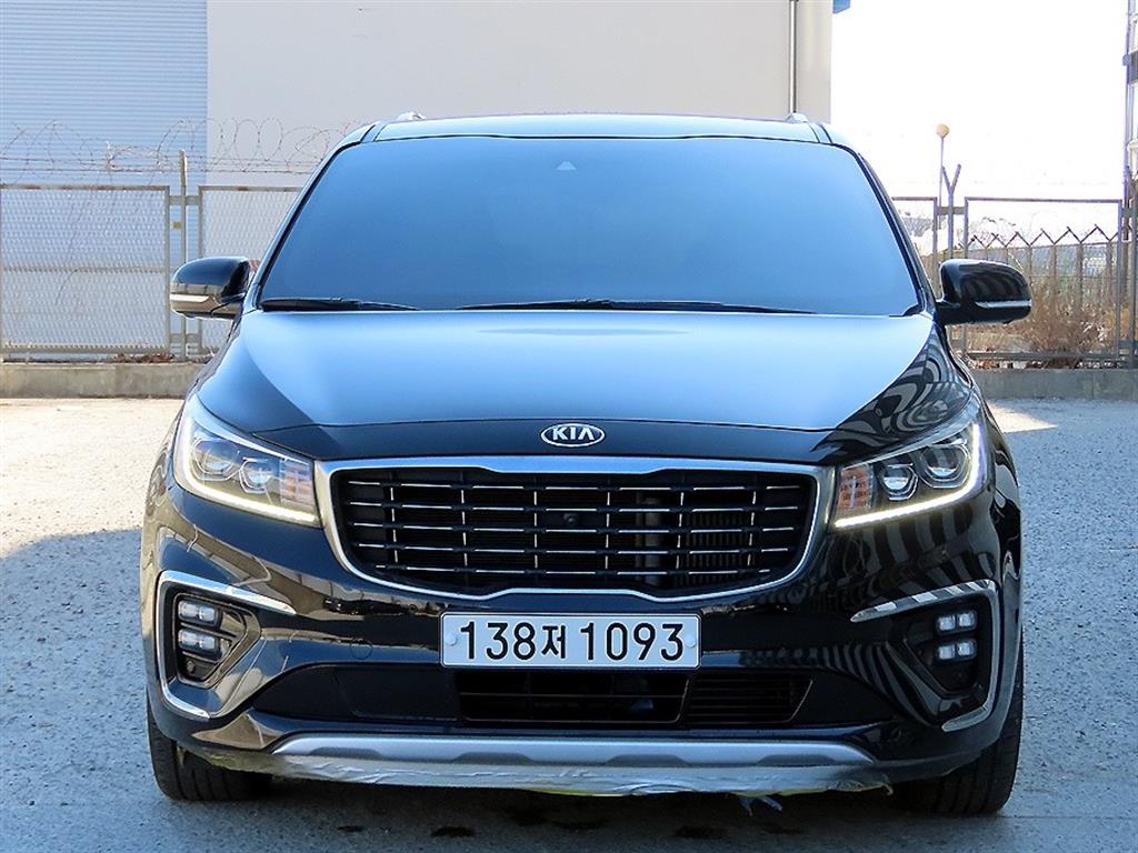 Kia Carnival 9 seats Noblesse Special