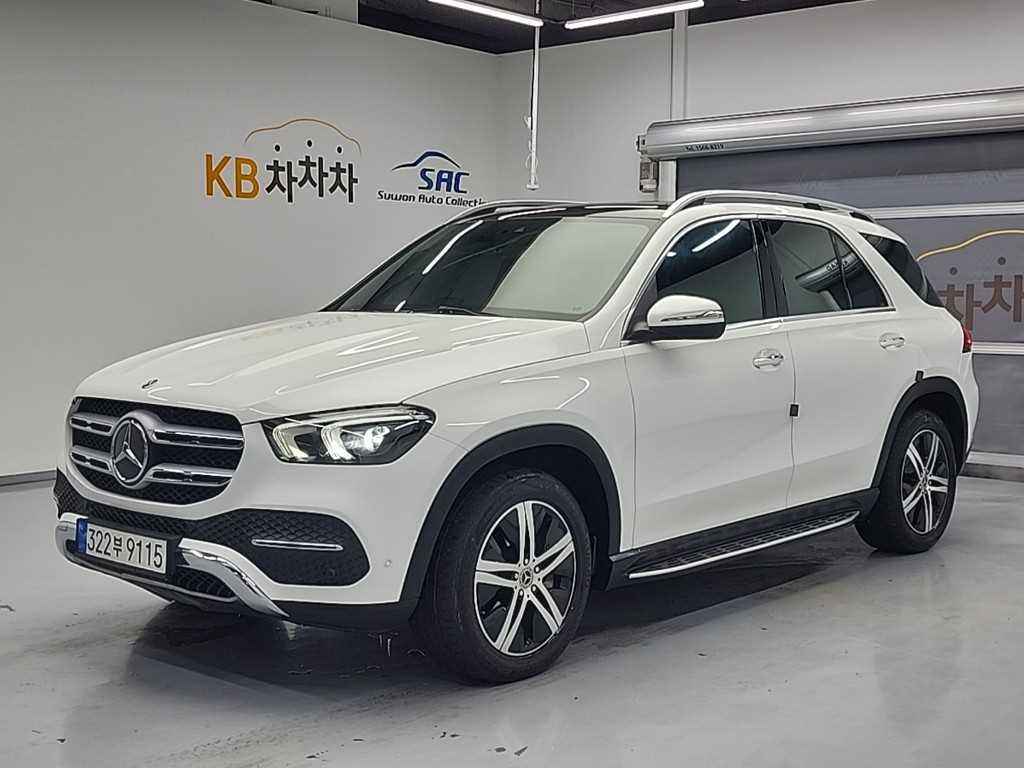벤츠 GLE 300d 4Maetik