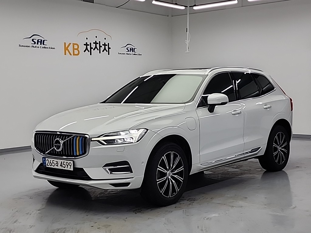 볼보 XC60 T8 AWD Inseukeuripsyeon