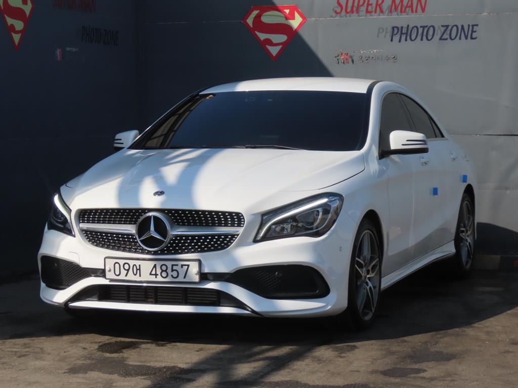 Mercedes-Benz CLA CLA220 AMG Line