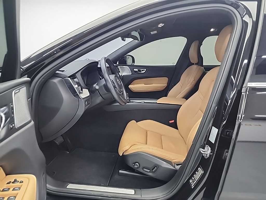 볼보 XC60 D5 AWD Inseukeuripsyeon