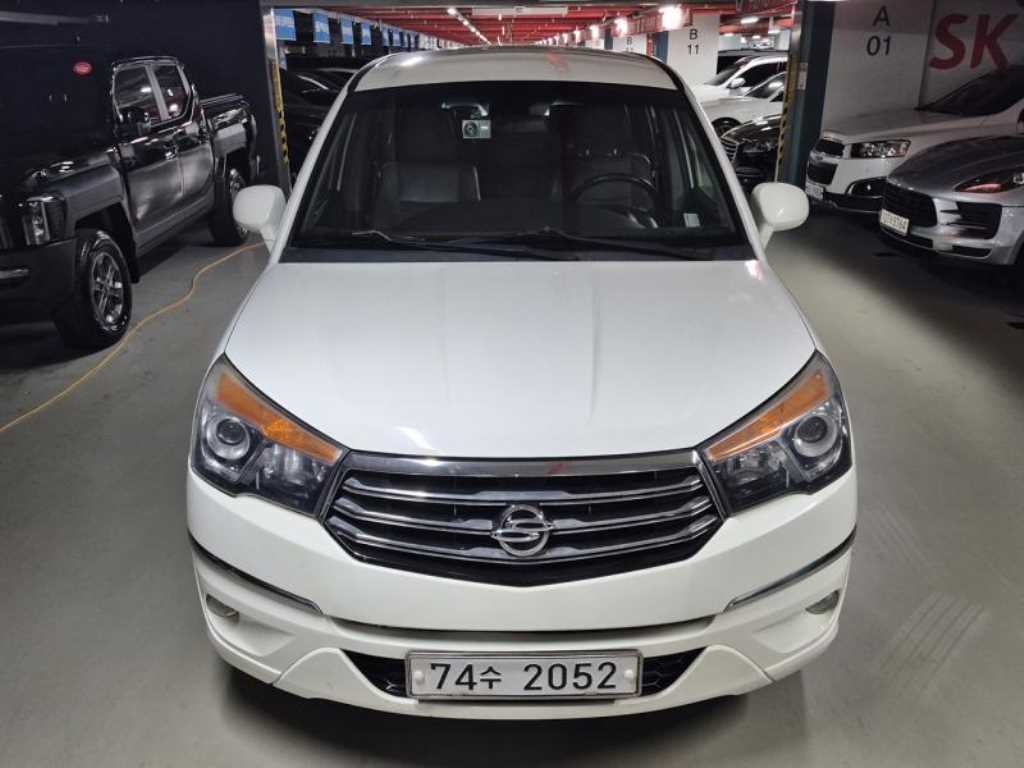 KG모빌리티(쌍용) Korando Turismo 2.0 2WD 11 seats LT