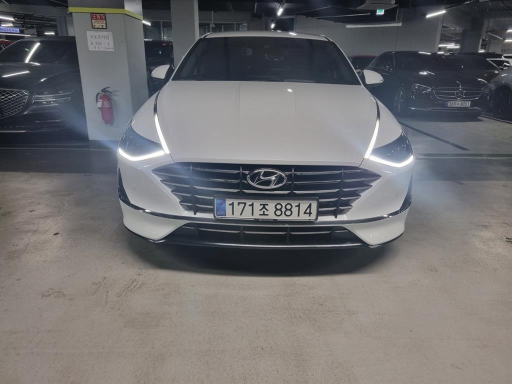Hyundai Sonata G2.0 Premium Family