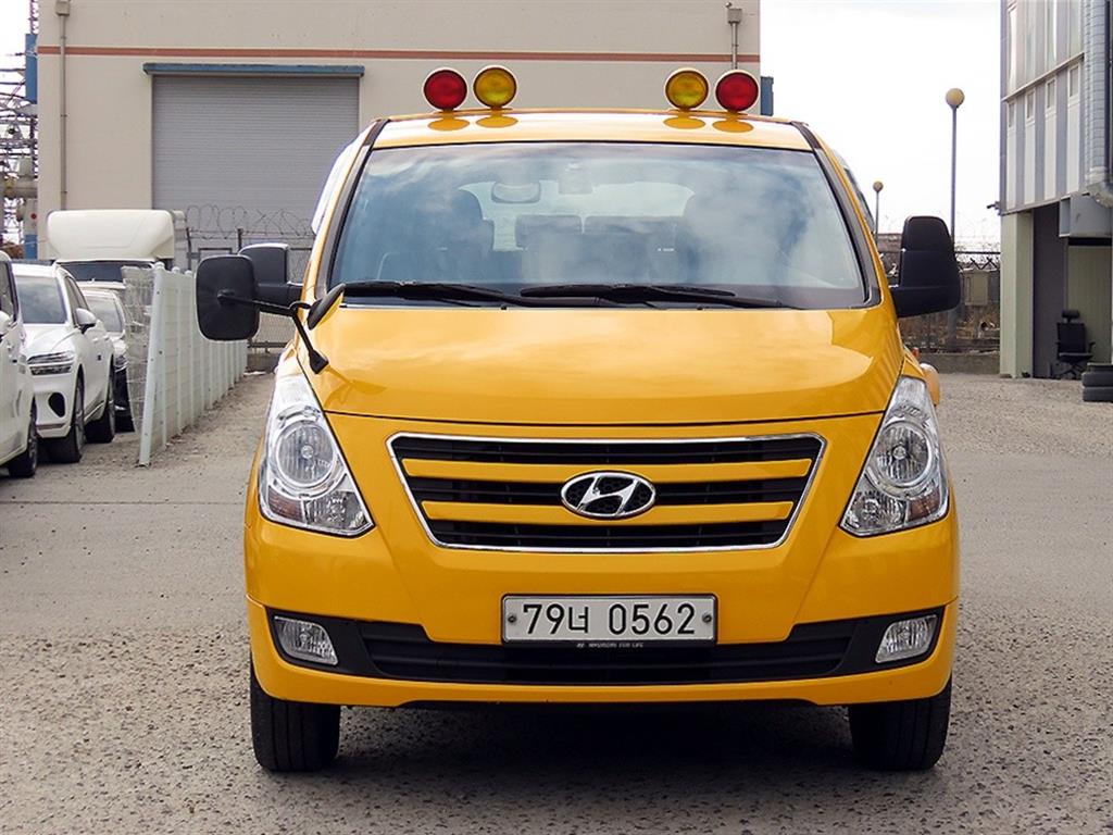 Hyundai Grand Starex Eorinibohocha 15 seats