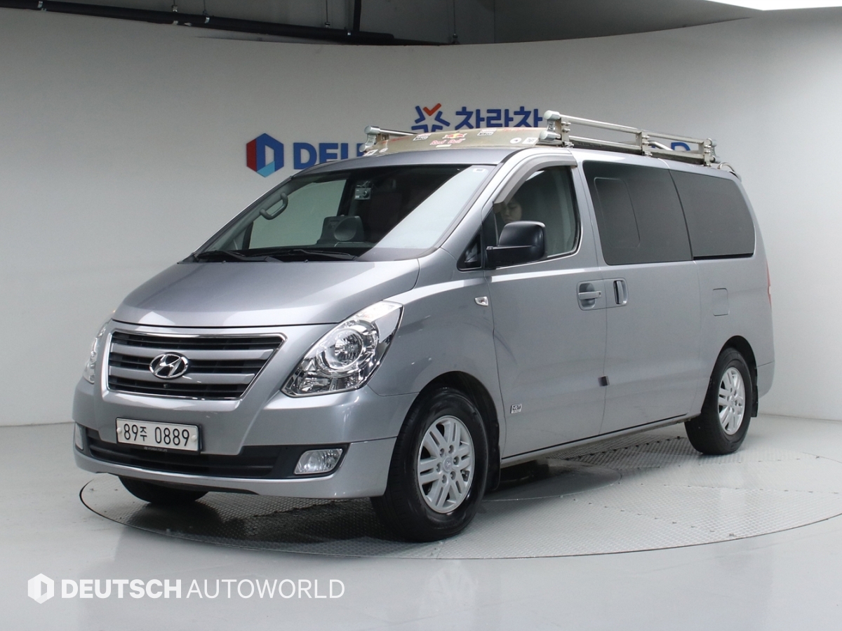 Hyundai Grand Starex 5 seats Van Modern