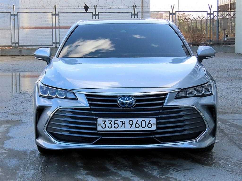 Toyota Avalon 2.5 Hybrid XLE