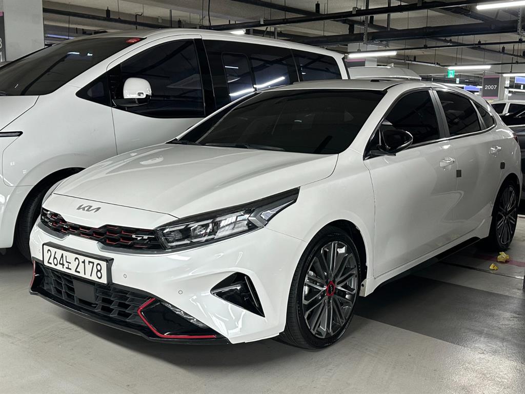 Kia K3 1.6 GT 5 door Signature