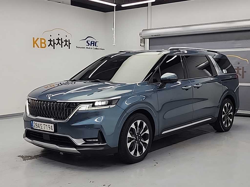 Kia Carnival 9 seats Signature