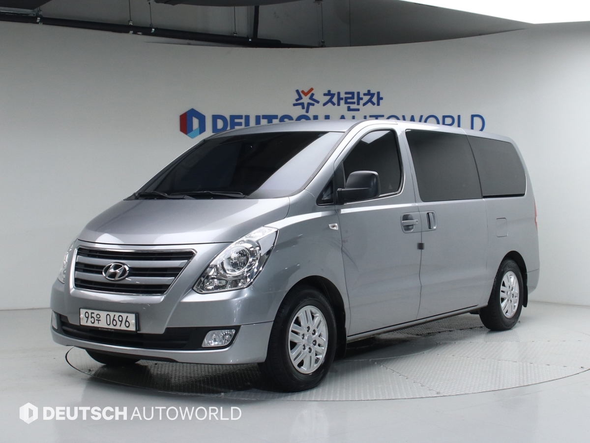 Hyundai Grand Starex 3 seats Van Smart
