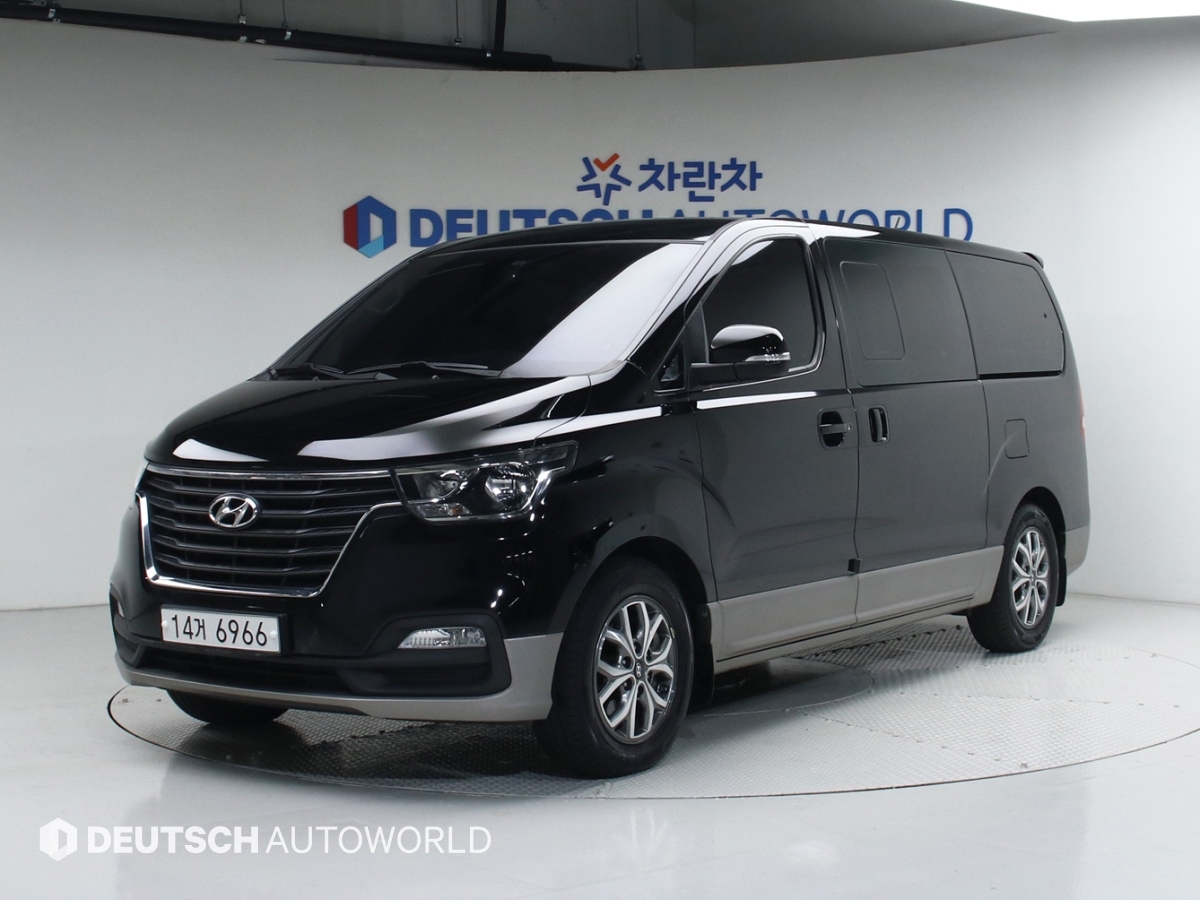 Hyundai Grand Starex 9 seats Premium Special