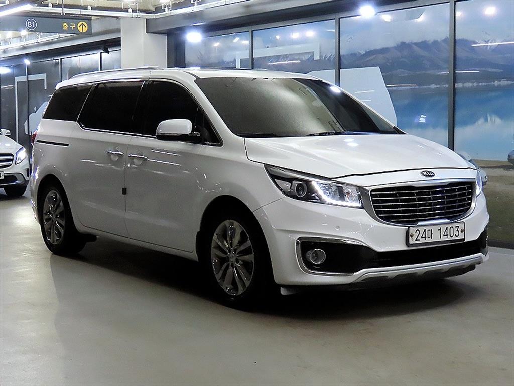Kia Carnival 9 seats Noblesse