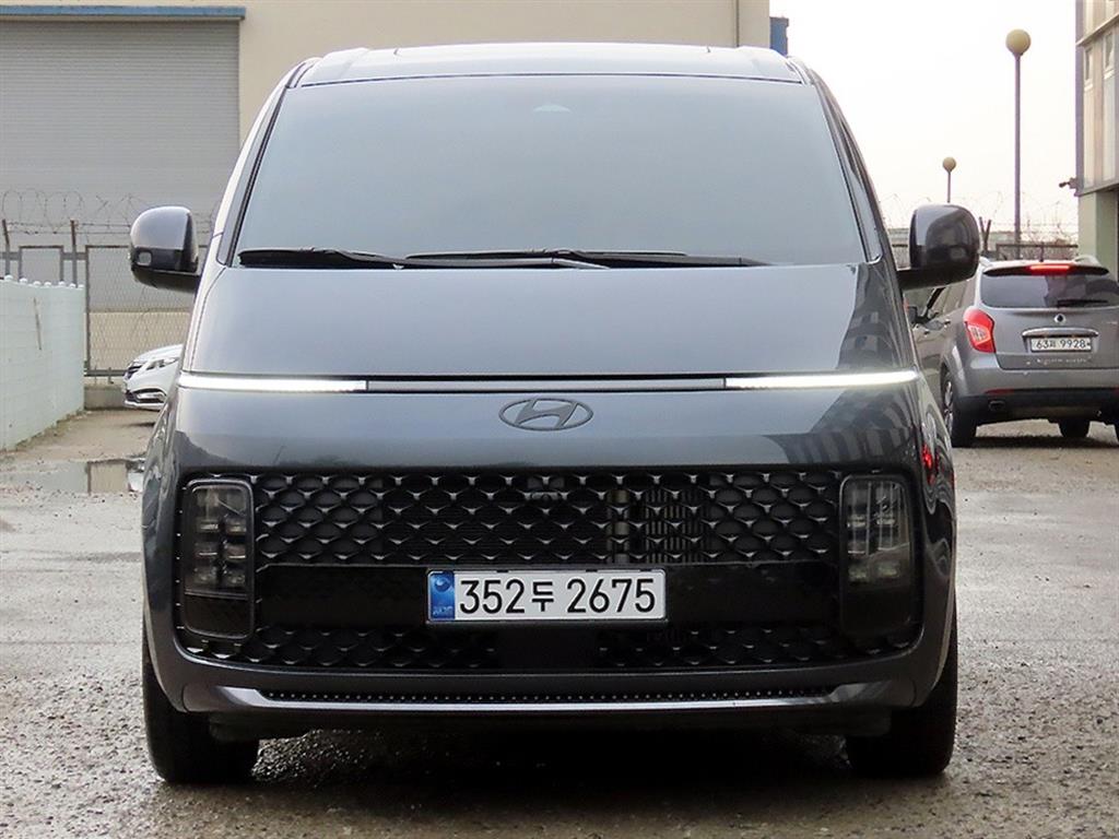 Hyundai Staria 2.2 Raunji 9 seats 4WD Inspiration