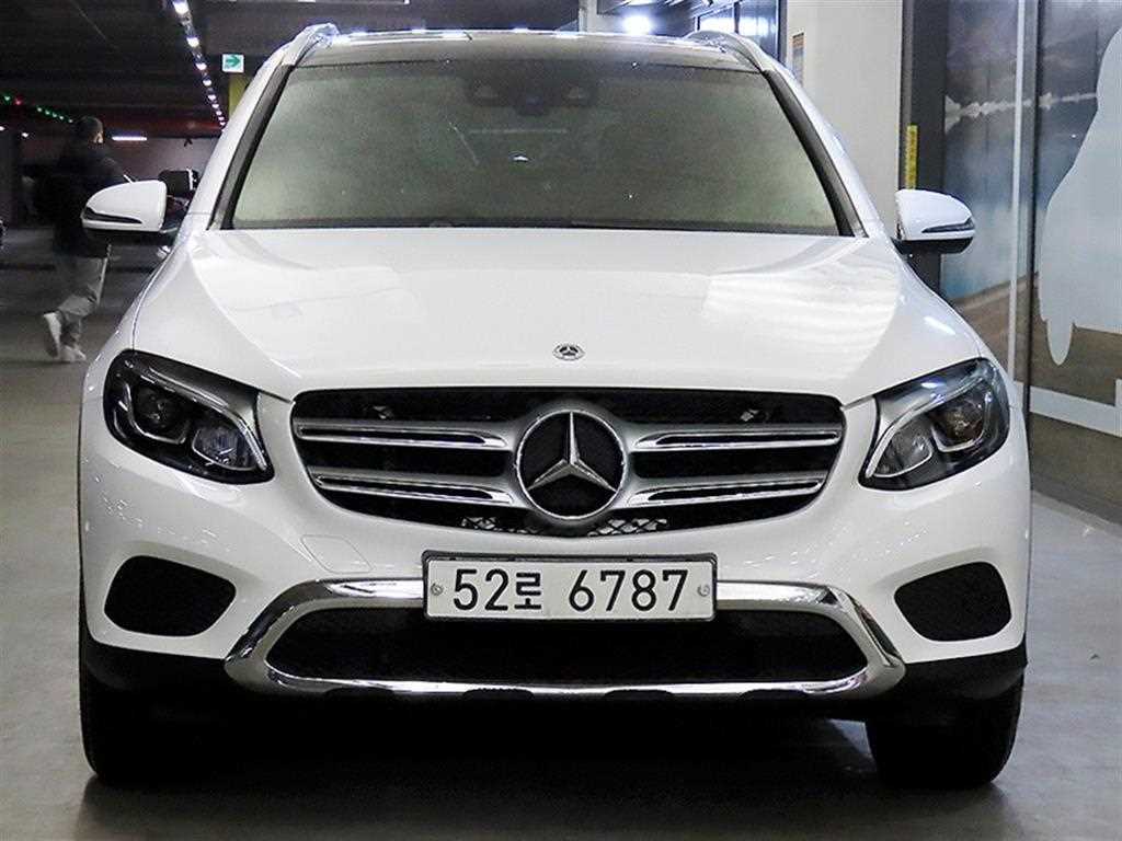 벤츠 GLC 220d 4Maetik Premium