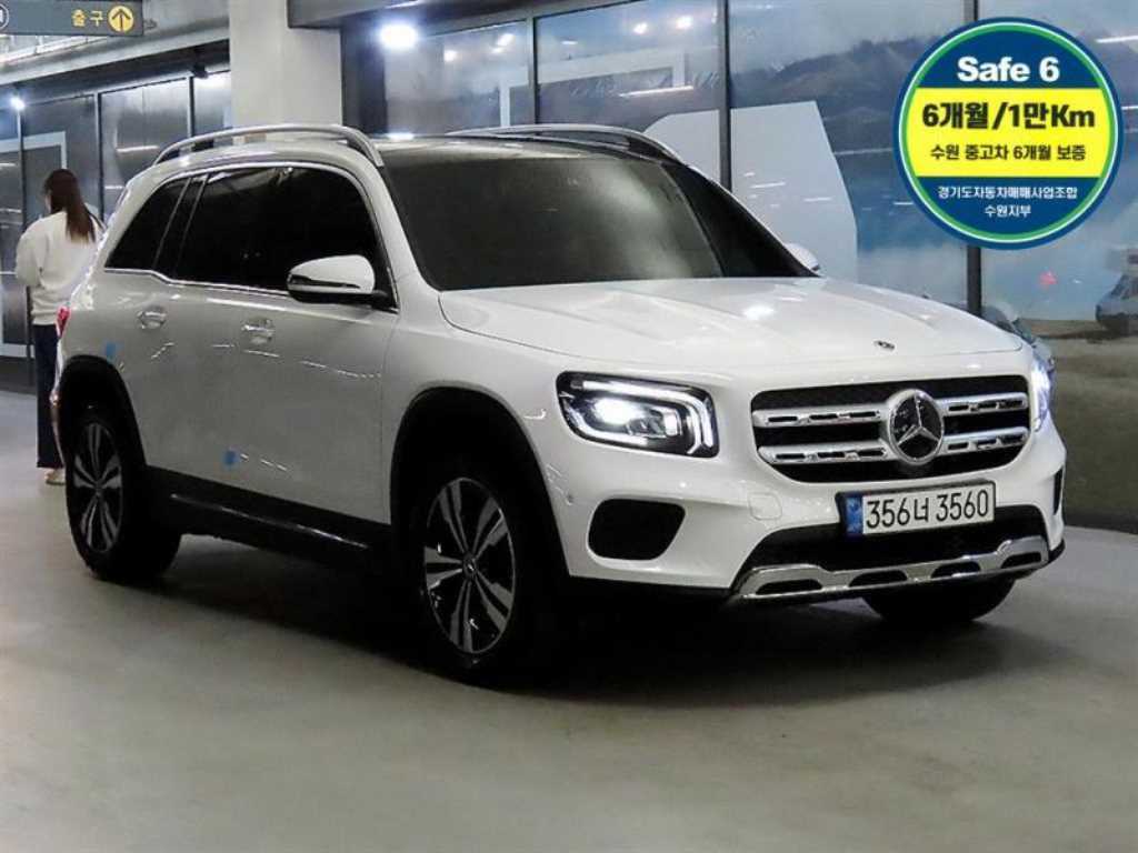Mercedes-Benz GLB 220
