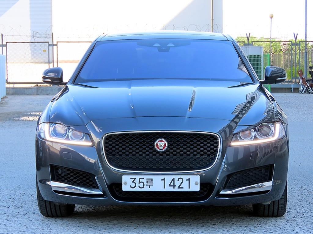 Jaguar XF 2.0 25t AWD Prestige