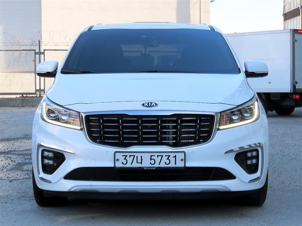 Kia Carnival 9 seats Noblesse Special