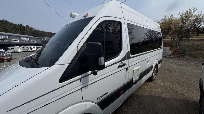 현대 Ssolrati Ssolrati 15 seats Luxury