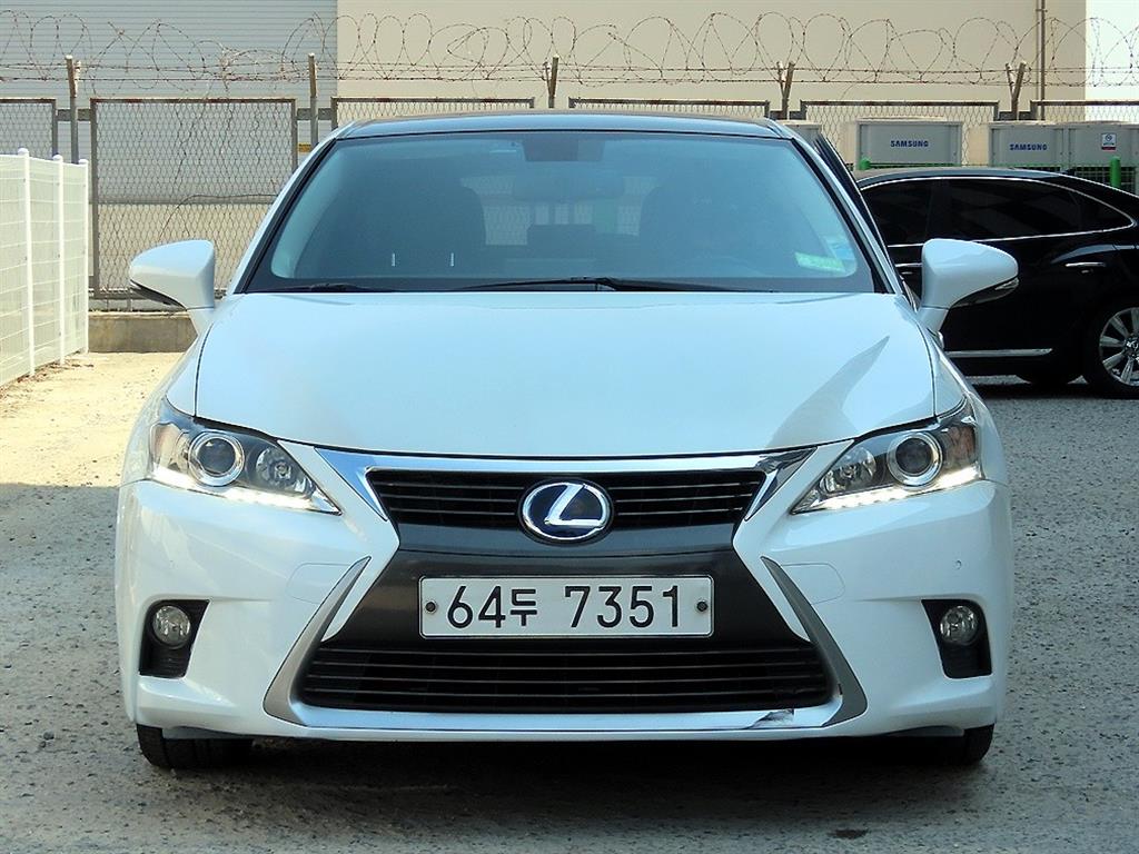 Lexus CT 200h Supreme