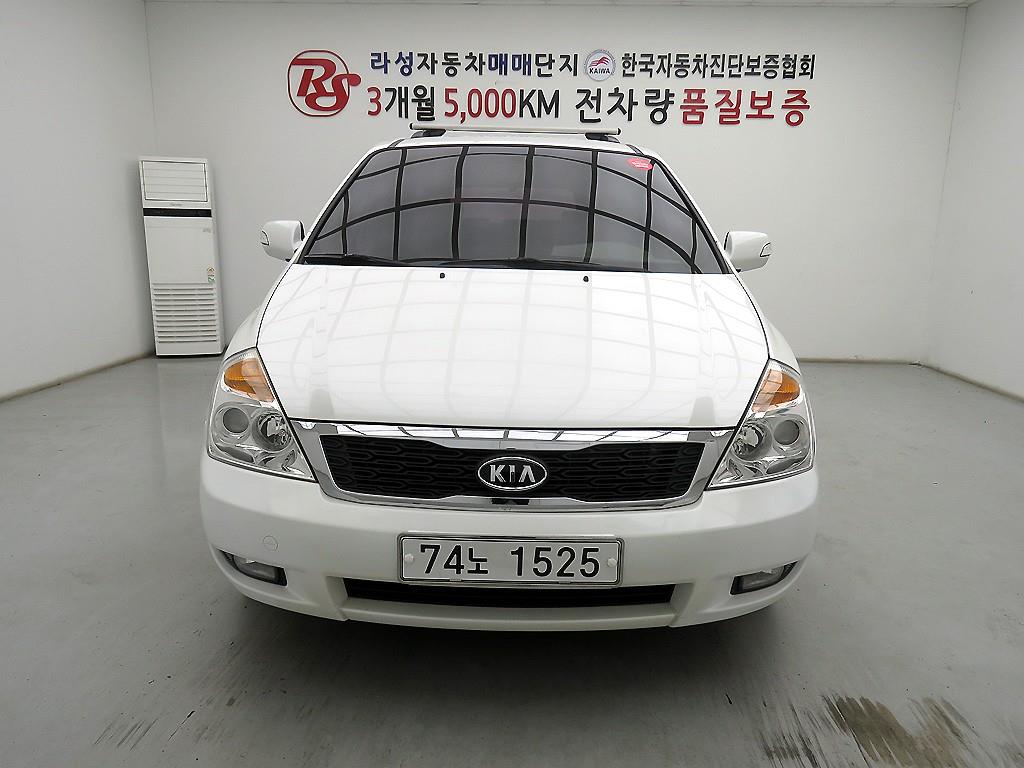 Kia Carnival R 11 seats GLX Premium