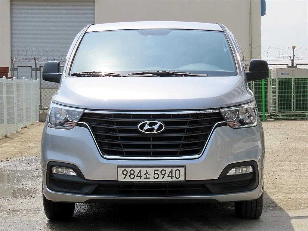 Hyundai Grand Starex Kaempingka 2WD