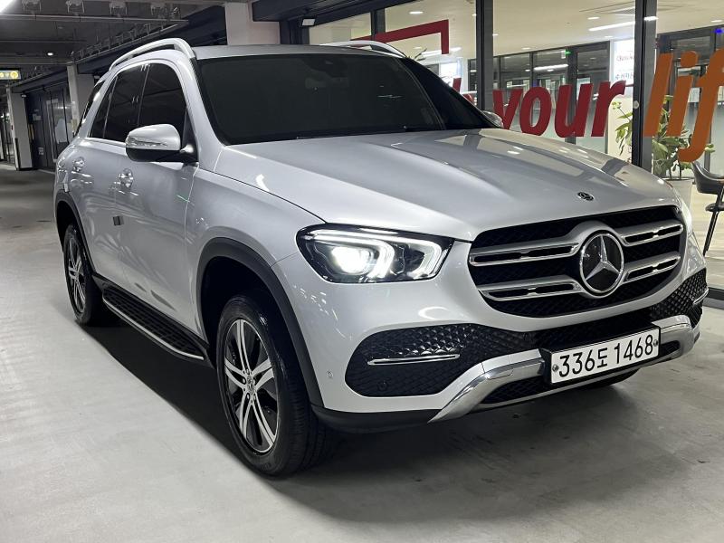 Mercedes-Benz GLE 300d 4Maetik