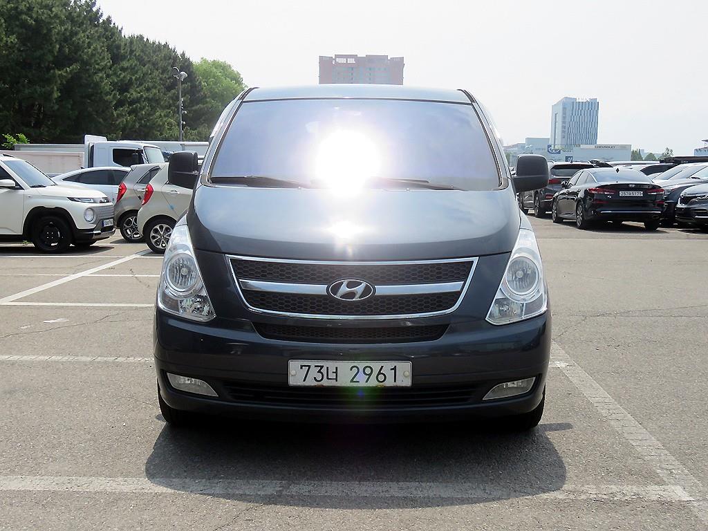 Hyundai Grand Starex 11 seats CVX Premium